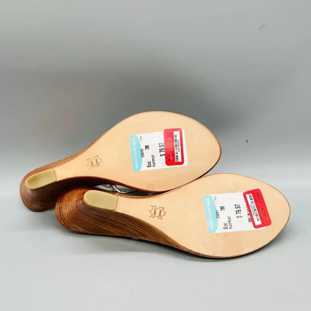 Jack Rogers Sandals Womens 7 Silver Leather Thong Medallion Wedge Heel Shoes